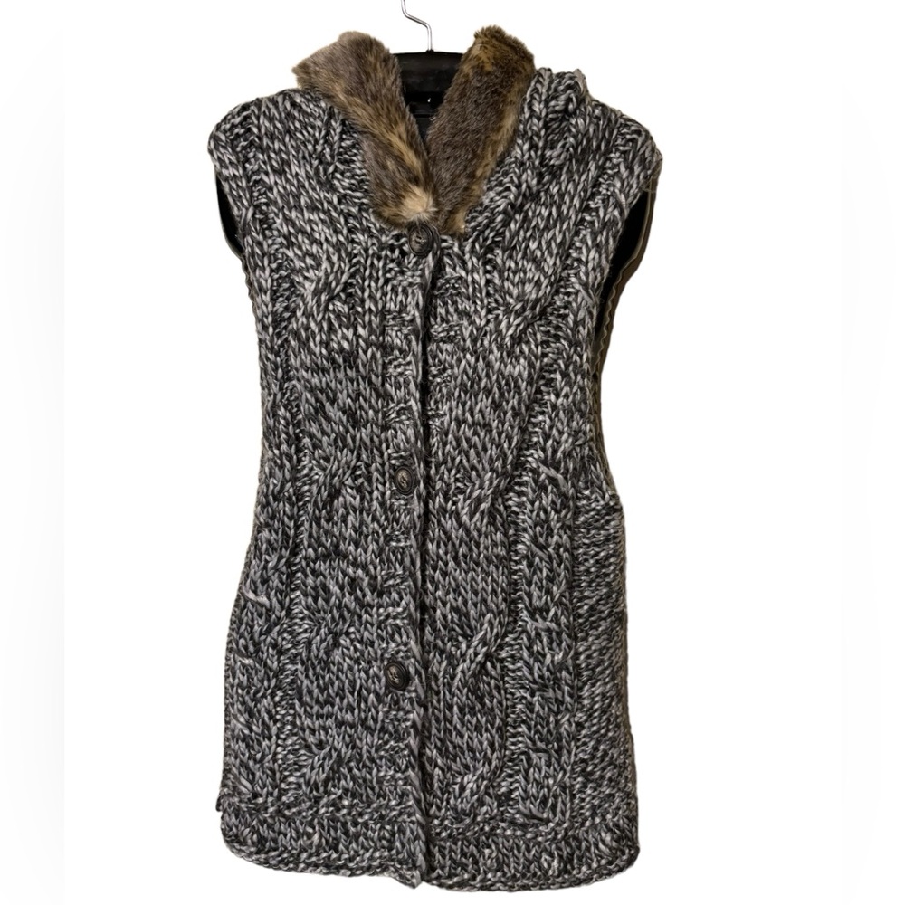 EUC Natural Reflections Size Large Sweater Vest with faux fur lining